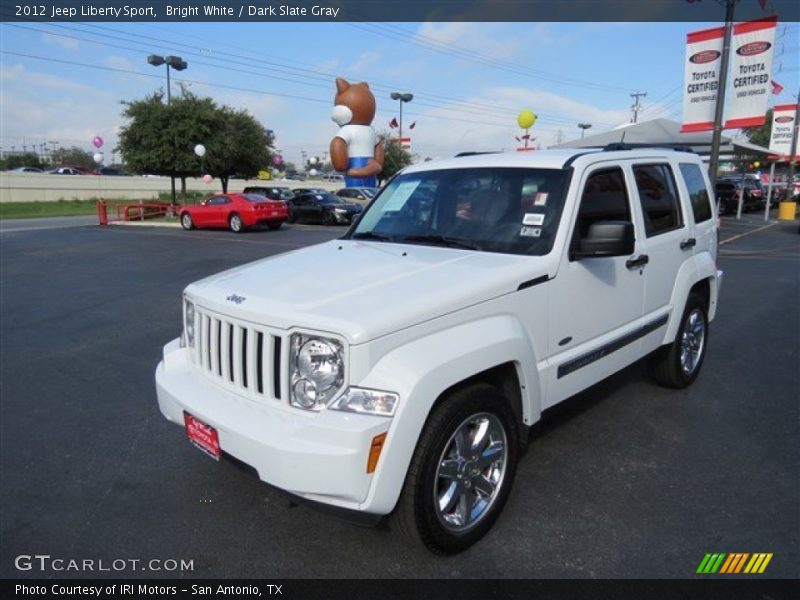 Bright White / Dark Slate Gray 2012 Jeep Liberty Sport