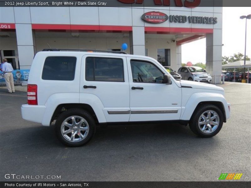 Bright White / Dark Slate Gray 2012 Jeep Liberty Sport