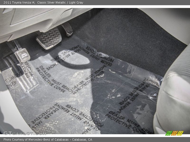 Classic Silver Metallic / Light Gray 2011 Toyota Venza I4