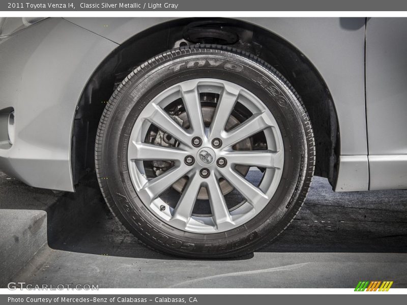 Classic Silver Metallic / Light Gray 2011 Toyota Venza I4