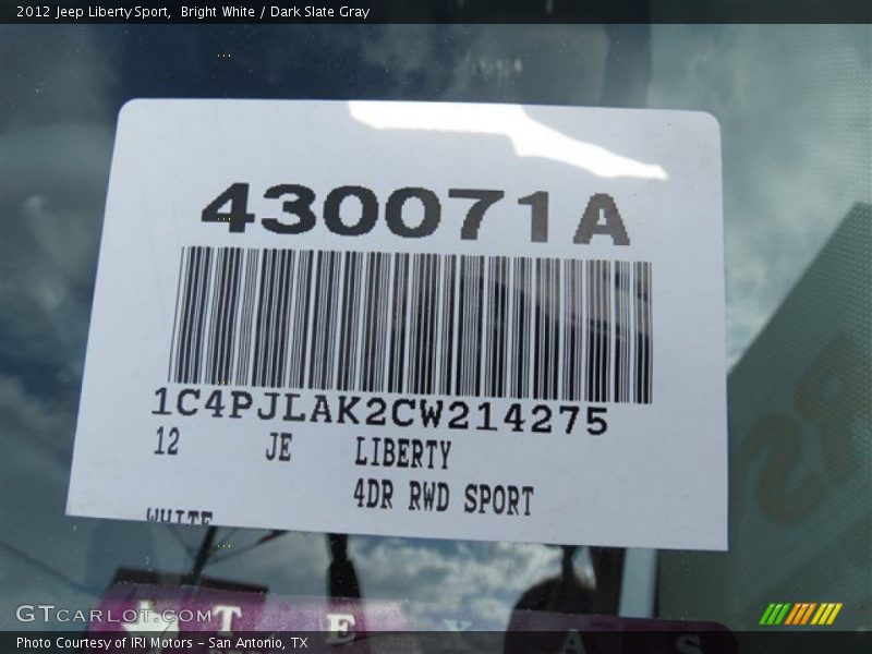Bright White / Dark Slate Gray 2012 Jeep Liberty Sport