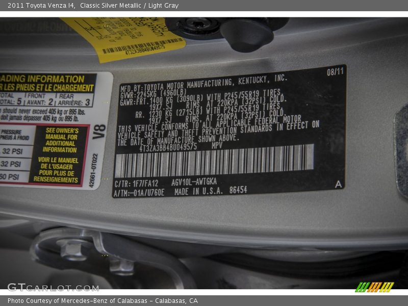 Classic Silver Metallic / Light Gray 2011 Toyota Venza I4