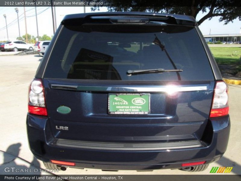 Baltic Blue Metallic / Almond 2012 Land Rover LR2 3.2