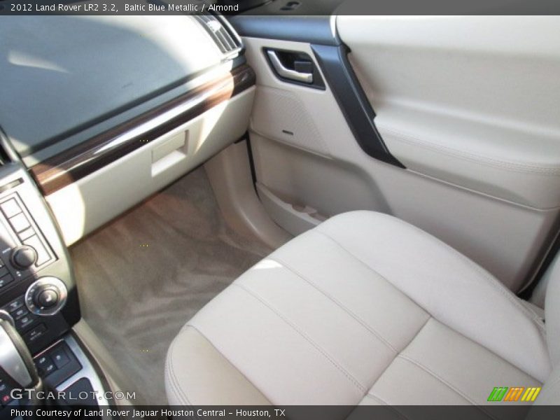 Baltic Blue Metallic / Almond 2012 Land Rover LR2 3.2