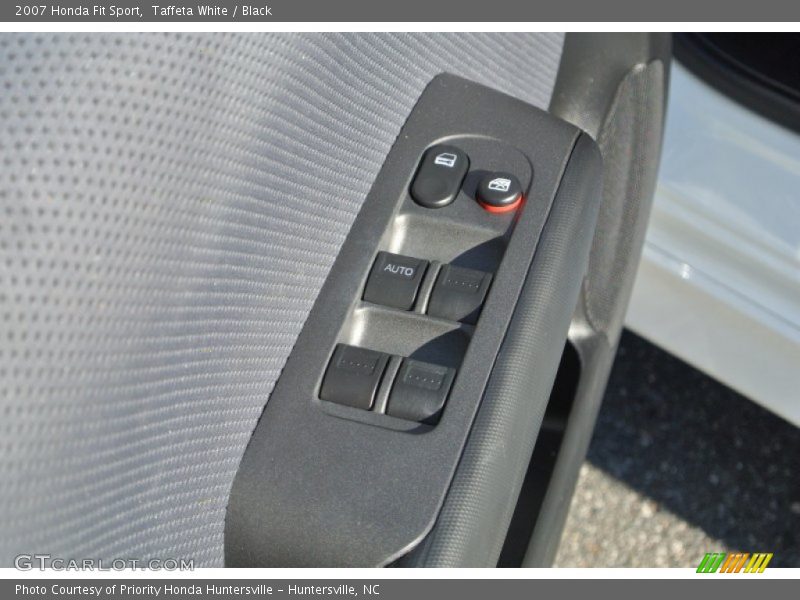 Taffeta White / Black 2007 Honda Fit Sport