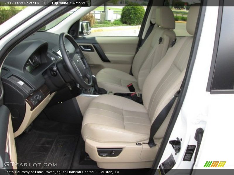 Fuji White / Almond 2012 Land Rover LR2 3.2