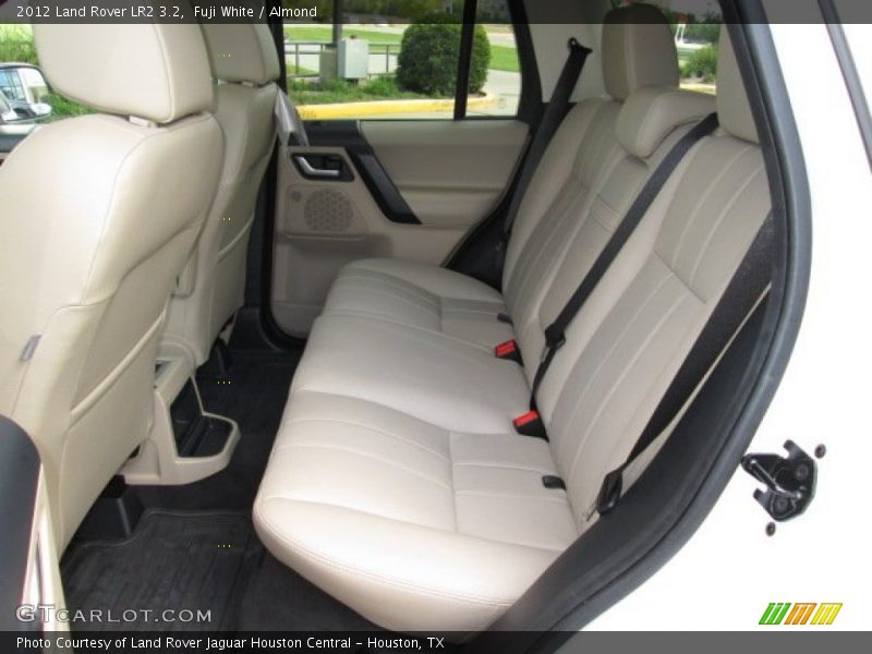 Fuji White / Almond 2012 Land Rover LR2 3.2