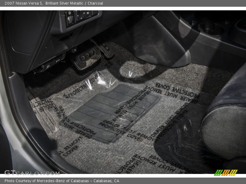 Brilliant Silver Metallic / Charcoal 2007 Nissan Versa S