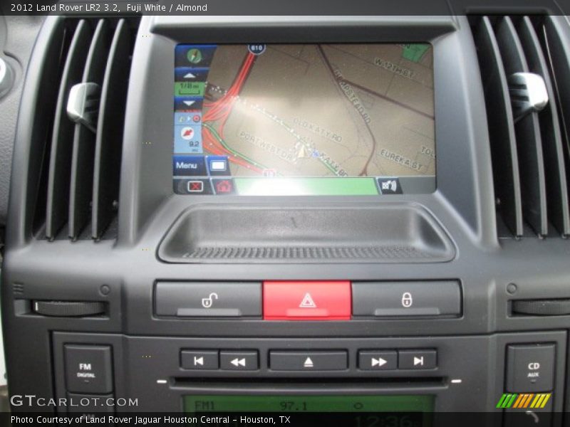 Fuji White / Almond 2012 Land Rover LR2 3.2