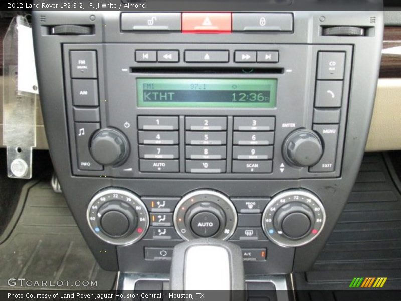 Fuji White / Almond 2012 Land Rover LR2 3.2