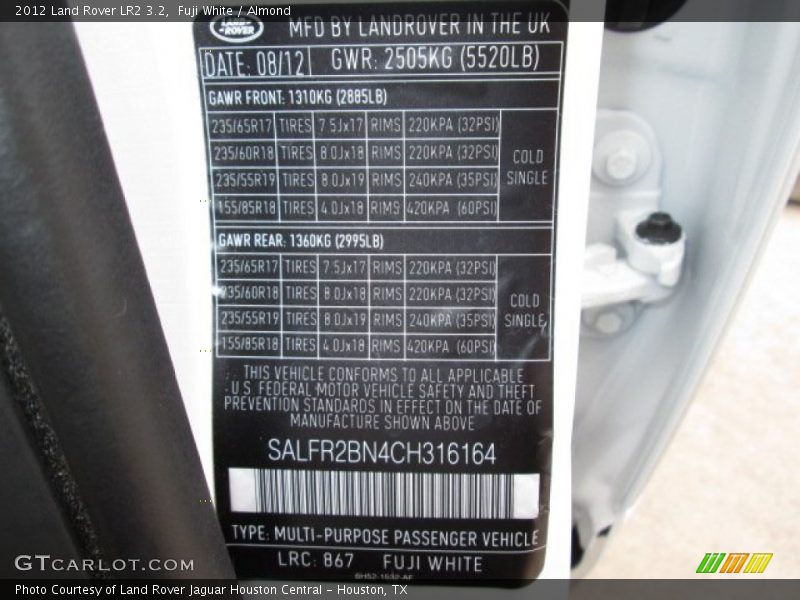 Fuji White / Almond 2012 Land Rover LR2 3.2