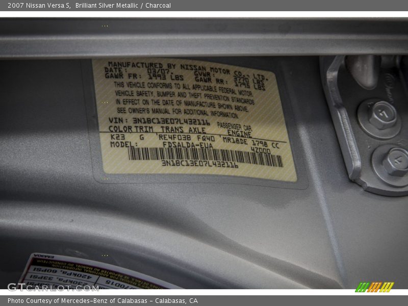 Brilliant Silver Metallic / Charcoal 2007 Nissan Versa S