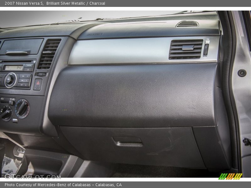 Brilliant Silver Metallic / Charcoal 2007 Nissan Versa S
