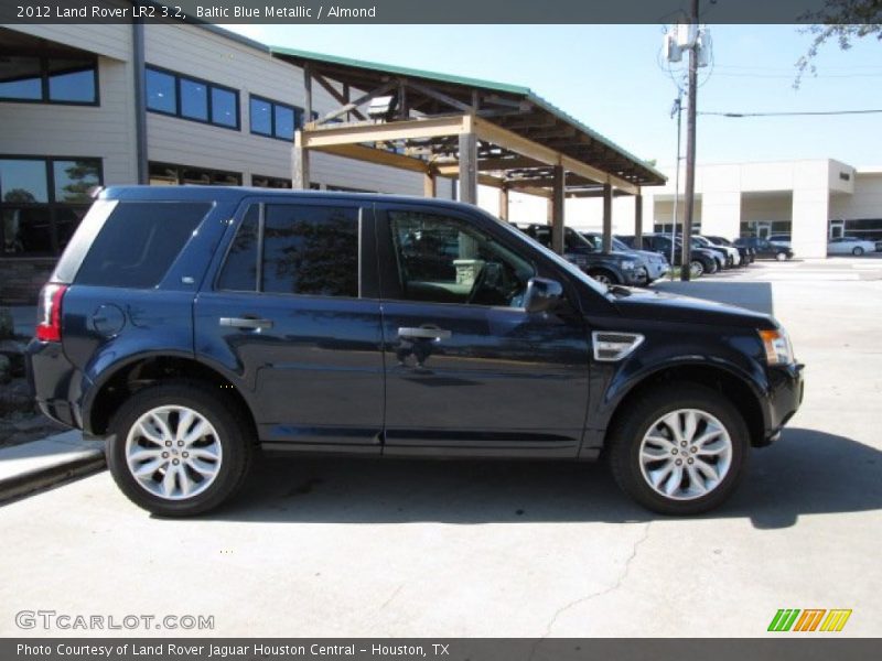 Baltic Blue Metallic / Almond 2012 Land Rover LR2 3.2