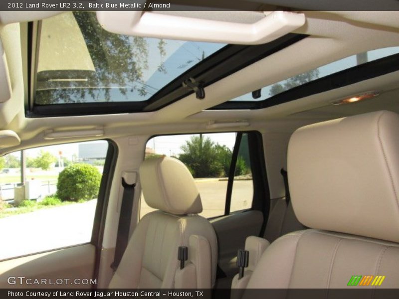 Baltic Blue Metallic / Almond 2012 Land Rover LR2 3.2