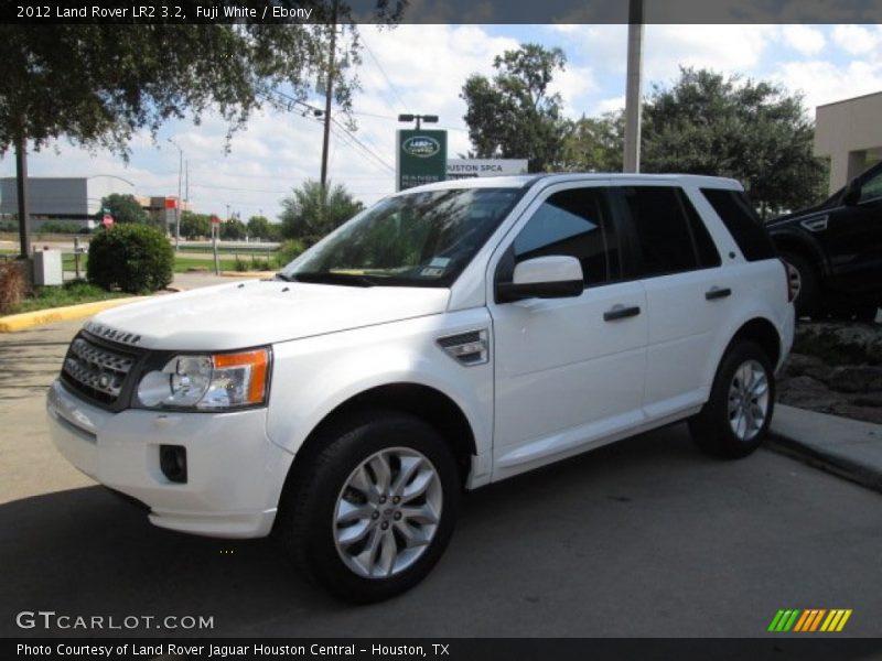 Fuji White / Ebony 2012 Land Rover LR2 3.2