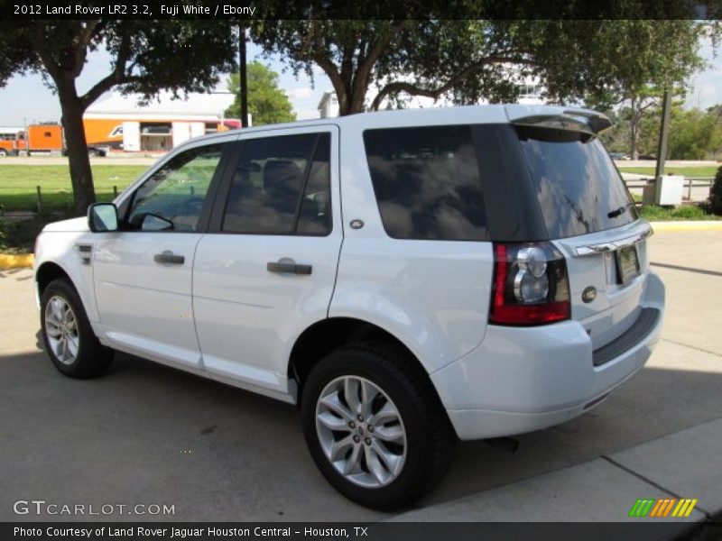 Fuji White / Ebony 2012 Land Rover LR2 3.2