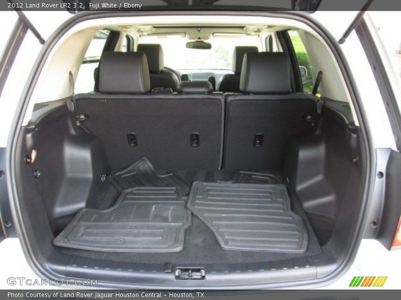 Fuji White / Ebony 2012 Land Rover LR2 3.2