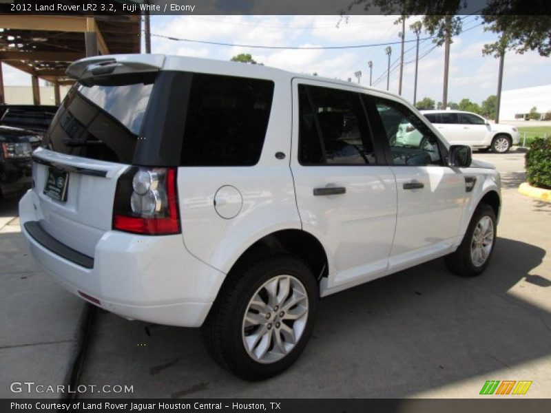 Fuji White / Ebony 2012 Land Rover LR2 3.2