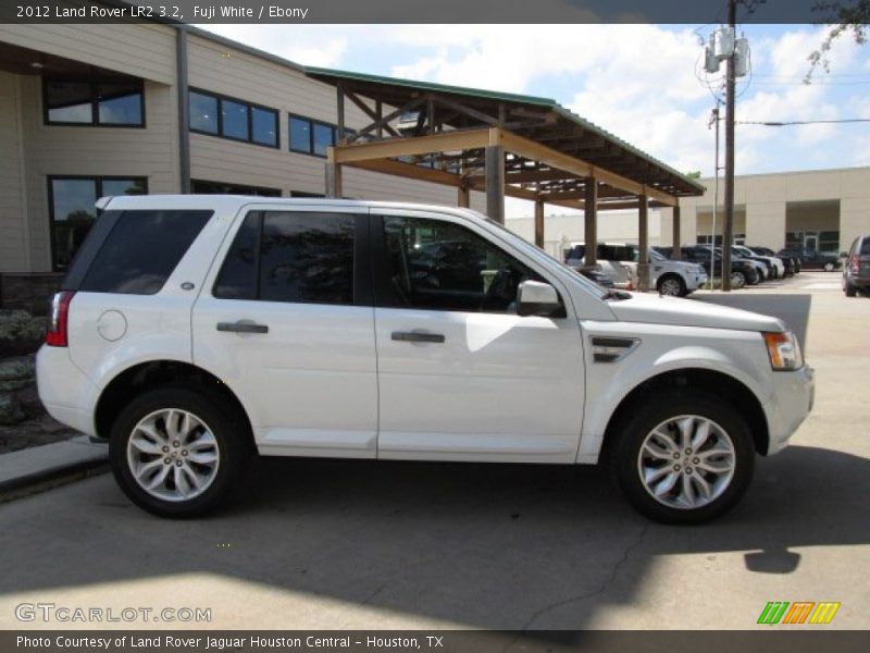 Fuji White / Ebony 2012 Land Rover LR2 3.2