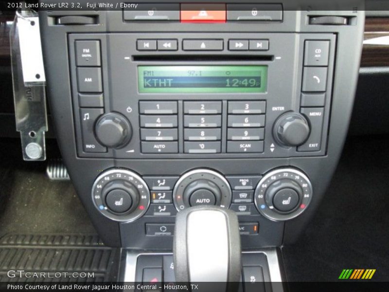 Fuji White / Ebony 2012 Land Rover LR2 3.2