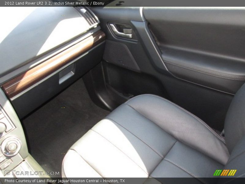 Indus Silver Metallic / Ebony 2012 Land Rover LR2 3.2
