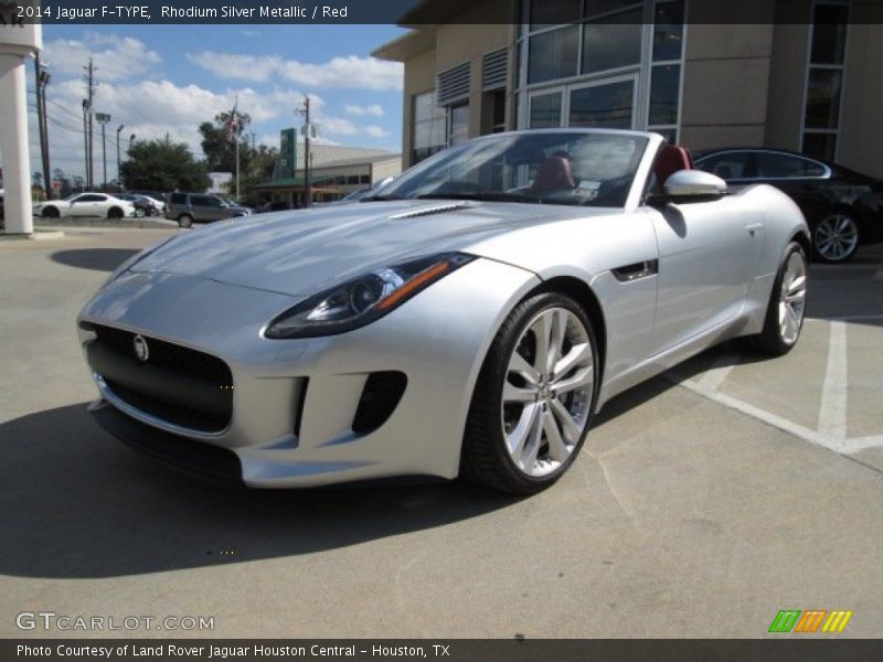 Front 3/4 View of 2014 F-TYPE 