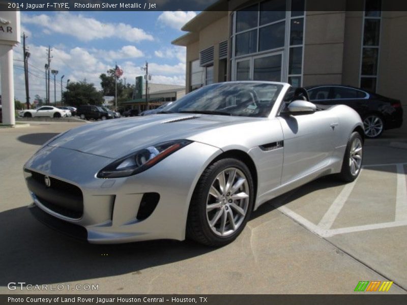 Front 3/4 View of 2014 F-TYPE 