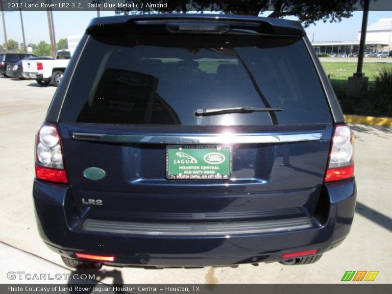Baltic Blue Metallic / Almond 2012 Land Rover LR2 3.2