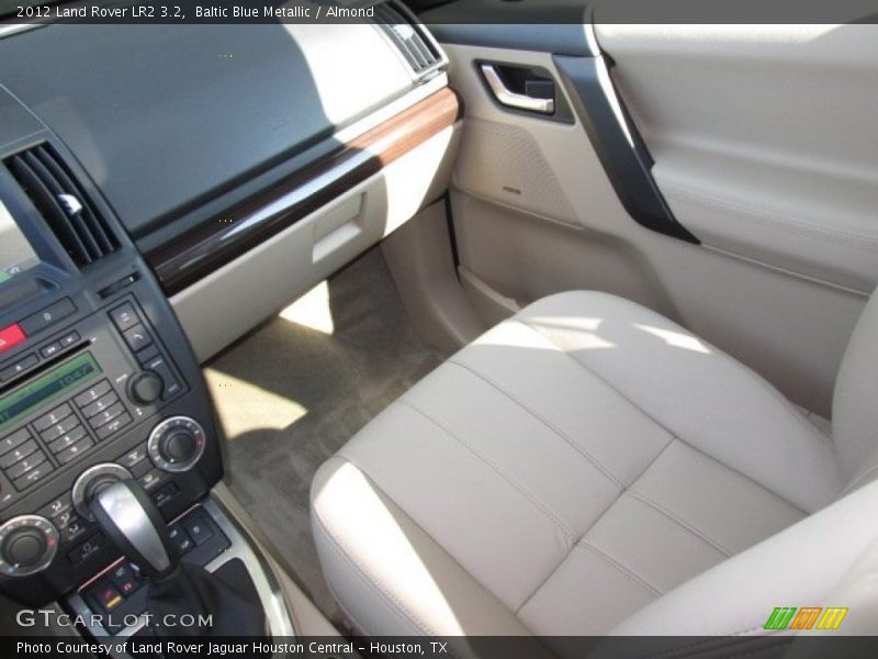 Baltic Blue Metallic / Almond 2012 Land Rover LR2 3.2
