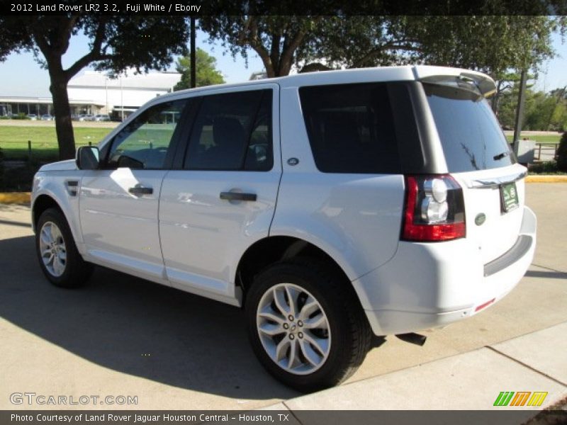 Fuji White / Ebony 2012 Land Rover LR2 3.2