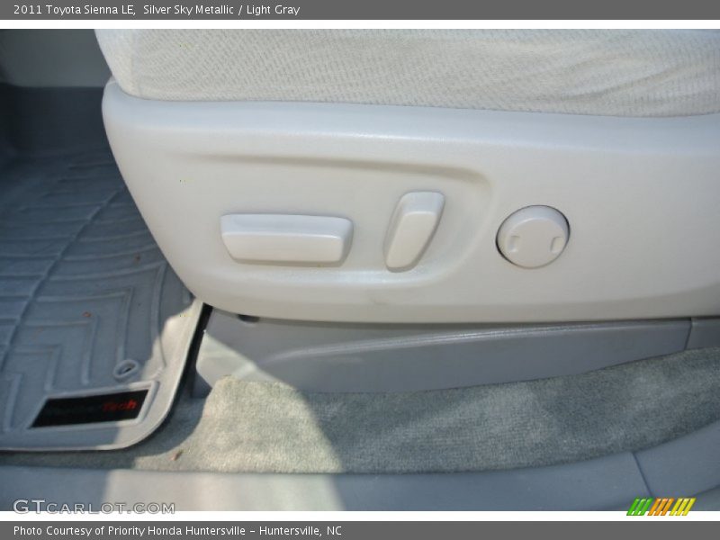 Silver Sky Metallic / Light Gray 2011 Toyota Sienna LE