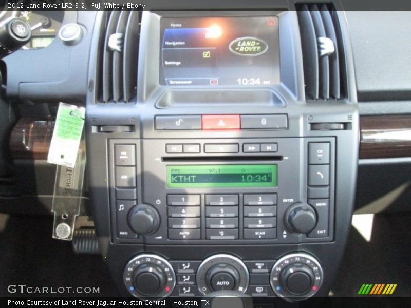 Fuji White / Ebony 2012 Land Rover LR2 3.2
