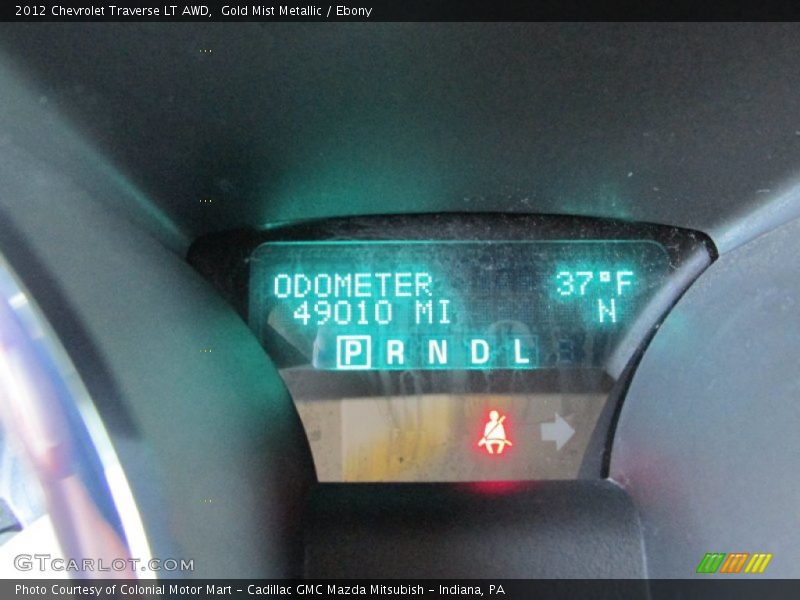 Gold Mist Metallic / Ebony 2012 Chevrolet Traverse LT AWD