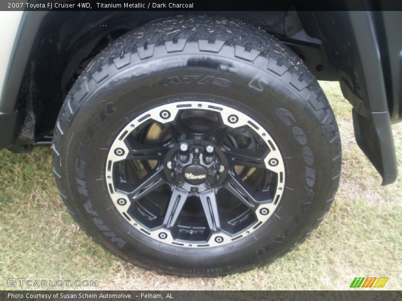Titanium Metallic / Dark Charcoal 2007 Toyota FJ Cruiser 4WD