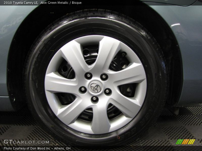 Aloe Green Metallic / Bisque 2010 Toyota Camry LE