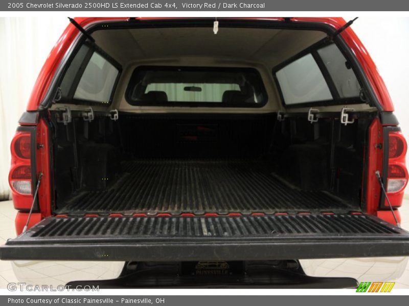 Victory Red / Dark Charcoal 2005 Chevrolet Silverado 2500HD LS Extended Cab 4x4