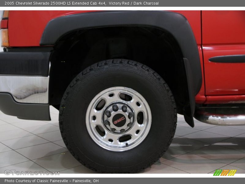 Victory Red / Dark Charcoal 2005 Chevrolet Silverado 2500HD LS Extended Cab 4x4