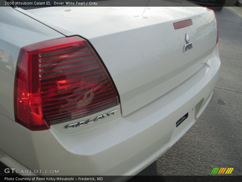 Dover White Pearl / Gray 2006 Mitsubishi Galant ES