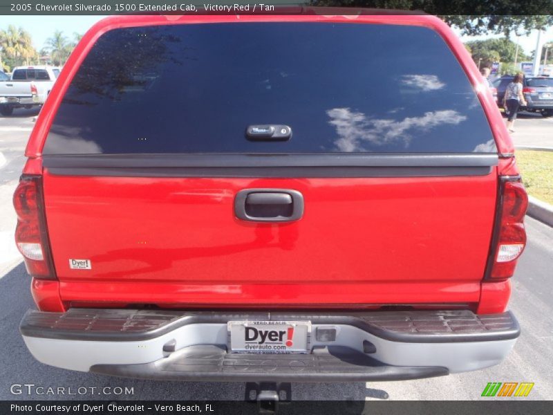 Victory Red / Tan 2005 Chevrolet Silverado 1500 Extended Cab