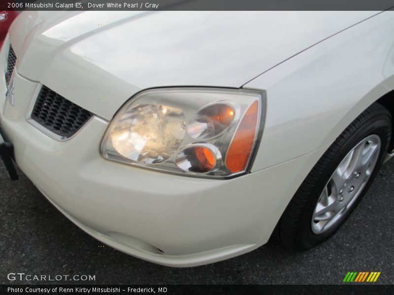 Dover White Pearl / Gray 2006 Mitsubishi Galant ES