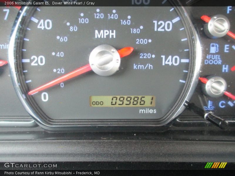 Dover White Pearl / Gray 2006 Mitsubishi Galant ES