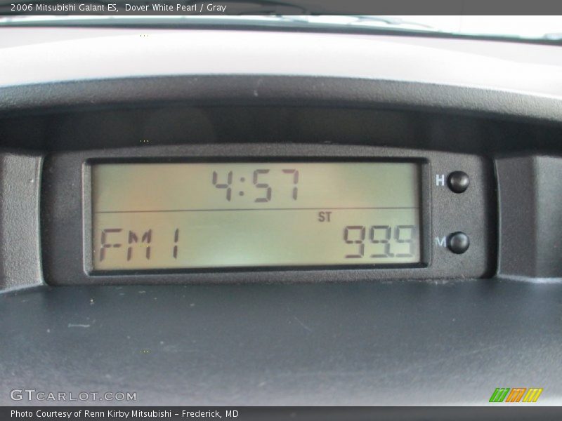 Dover White Pearl / Gray 2006 Mitsubishi Galant ES