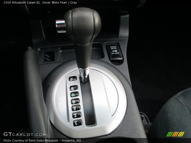 Dover White Pearl / Gray 2006 Mitsubishi Galant ES