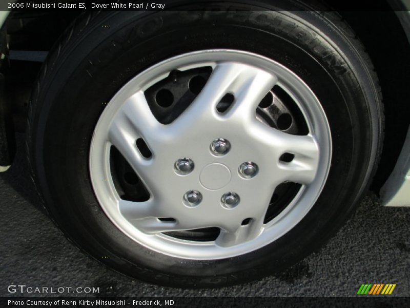 Dover White Pearl / Gray 2006 Mitsubishi Galant ES
