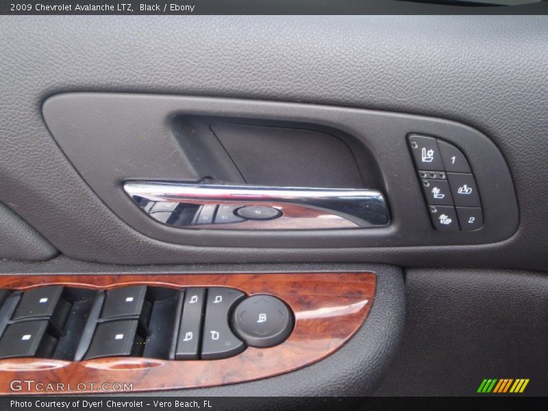 Black / Ebony 2009 Chevrolet Avalanche LTZ