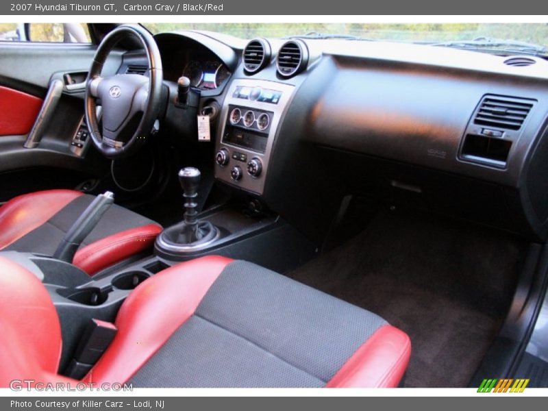 Dashboard of 2007 Tiburon GT