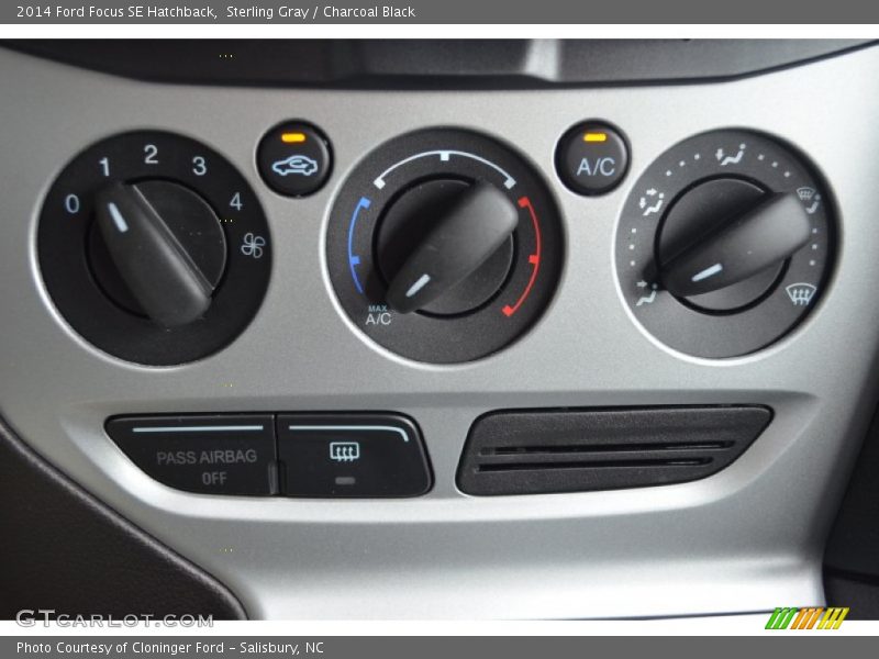 Sterling Gray / Charcoal Black 2014 Ford Focus SE Hatchback