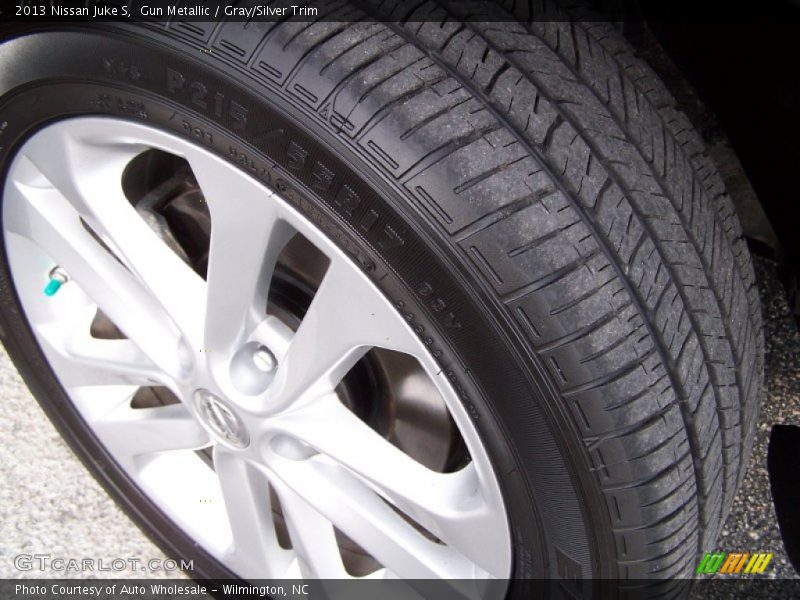 Gun Metallic / Gray/Silver Trim 2013 Nissan Juke S