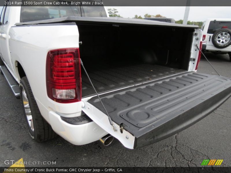 Bright White / Black 2014 Ram 1500 Sport Crew Cab 4x4